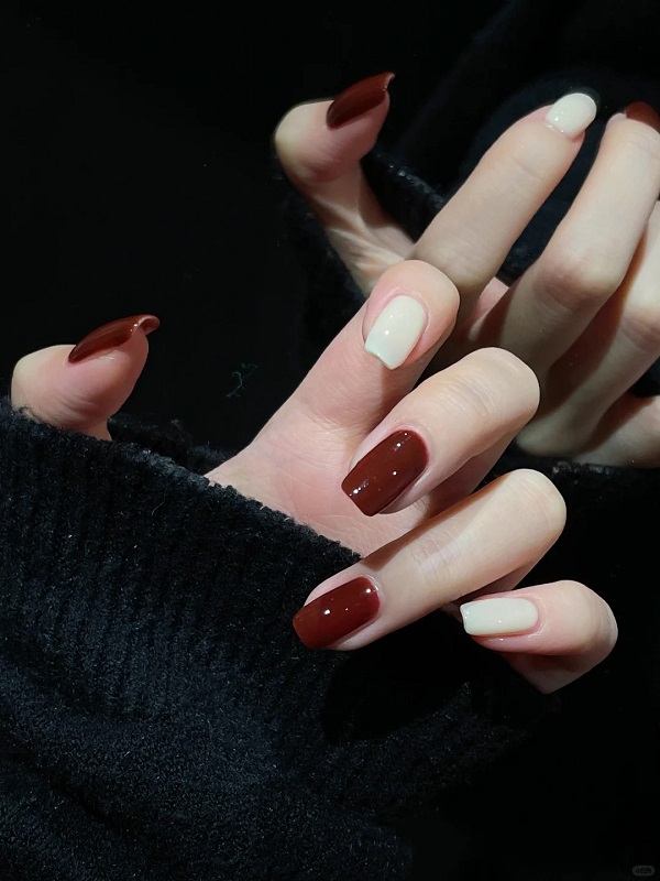 Mẫu nail đỏ trắng cá tính và cuốn hút