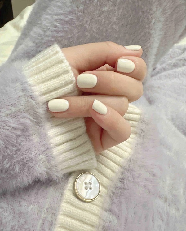 Mẫu nail trắng sữa kết hợp nhũ lấp lánh