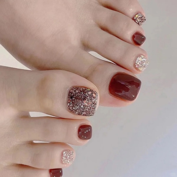 Nail chân cô dâu kết hợp sơn gel bóng tự nhiên