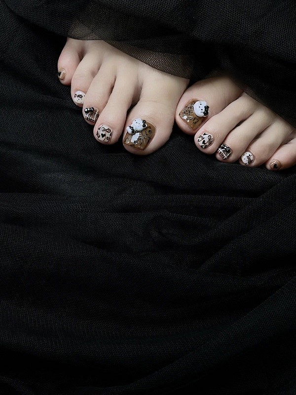 Nail chân đính charm hoạt hình kiểu anime cực chất