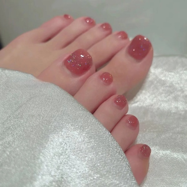 Nail cô dâu đẹp đơn giản tôn da và dễ phối váy cưới