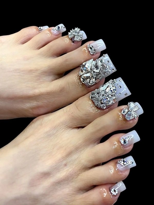 Nail móng chân sang chảnh phù hợp mọi tone da