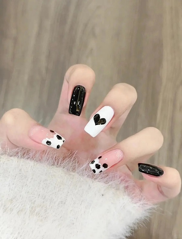 Nail trắng đen phong cách huyền bí và cá tính