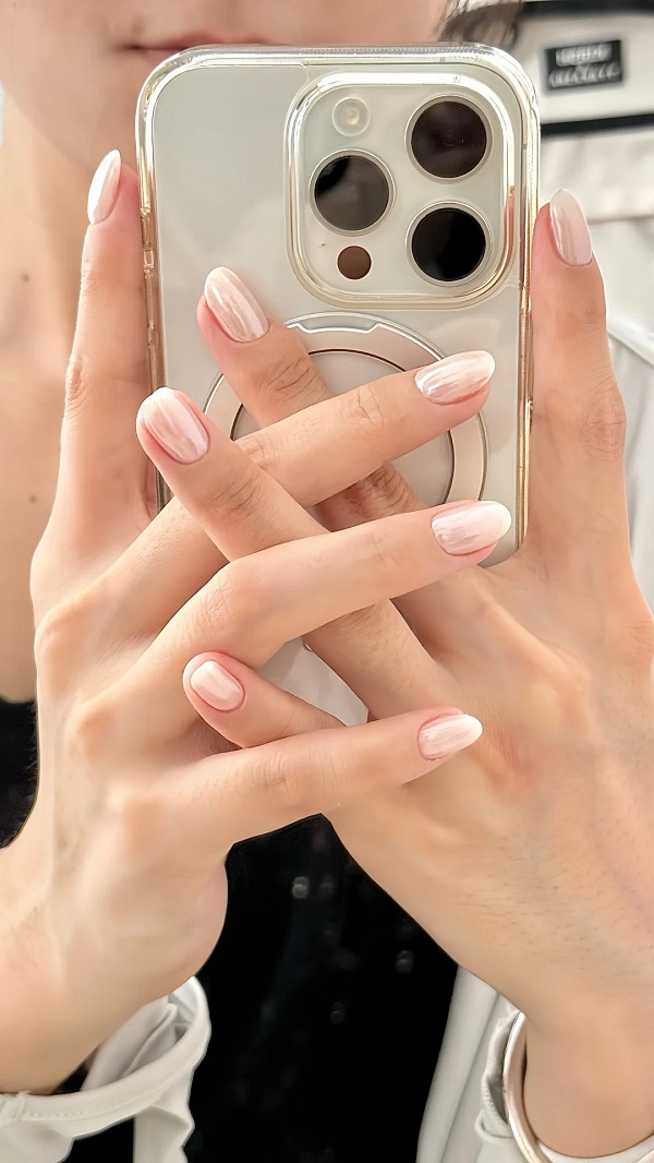 Nail tráng gương bạc kiểu Pháp hiện đại