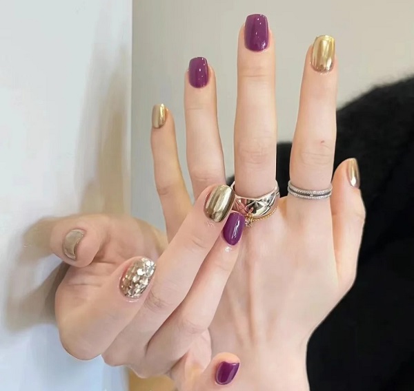 Nail tráng gương đính đá lấp lánh cho buổi tiệc đêm