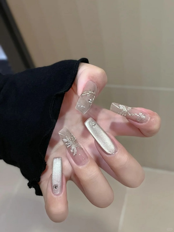 Nail tráng gương mắt mèo kết hợp hiệu ứng hologram