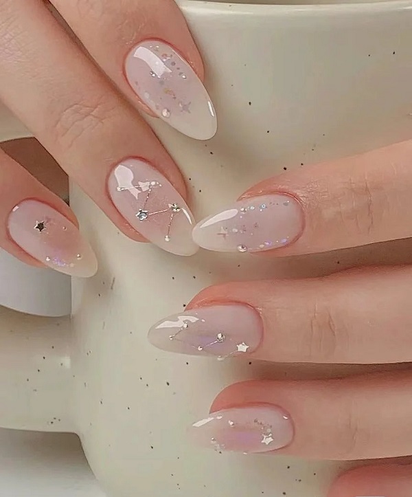 Nail trắng sữa kiểu Pháp thanh thoát