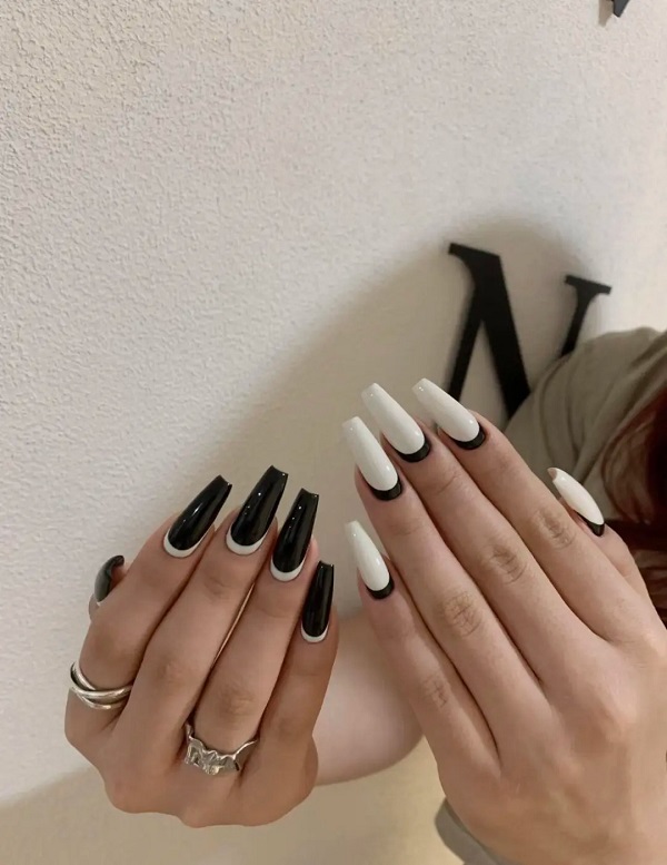 Thiết kế nail đen trắng đơn giản mà sang trọng