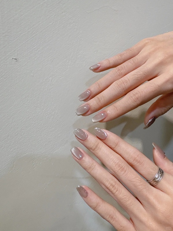 Ý tưởng nail tráng gương mắt mèo phong cách hiện đại
