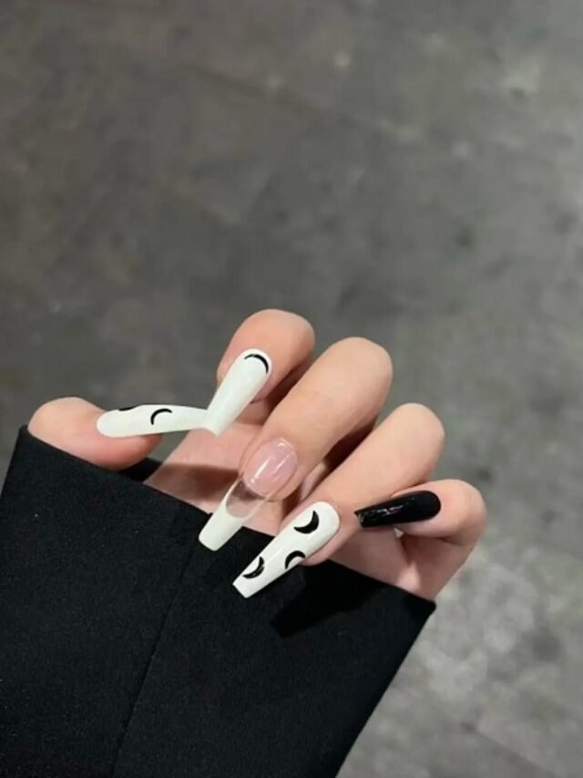 Mẫu nail đẹp đen trắng kết hợp họa tiết nghệ thuật