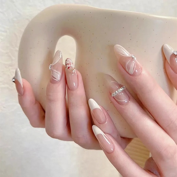 mẫu móng tay đẹp nhẹ nhàng 11
