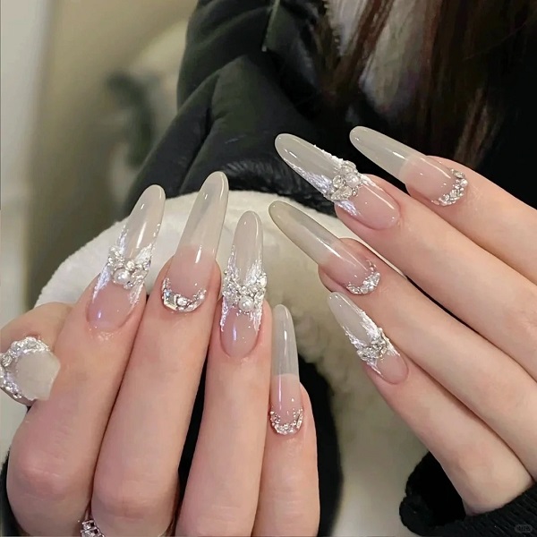 mẫu móng tay đẹp nhẹ nhàng 14