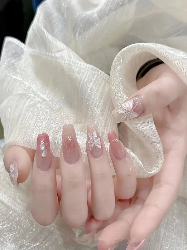 mẫu móng tay đẹp nhẹ nhàng 16