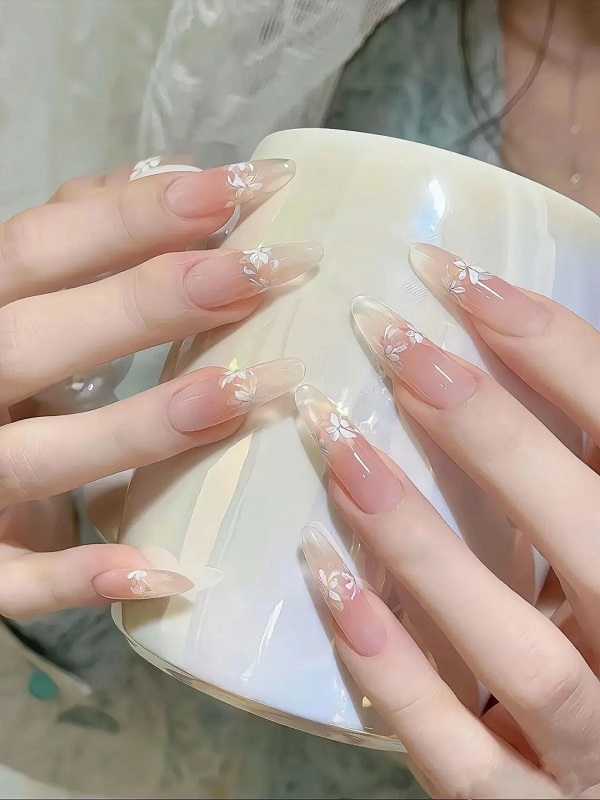 mẫu móng tay đẹp nhẹ nhàng 19