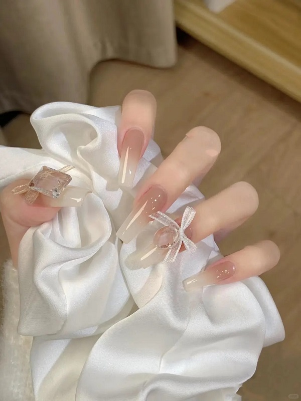 mẫu móng tay đẹp nhẹ nhàng 23