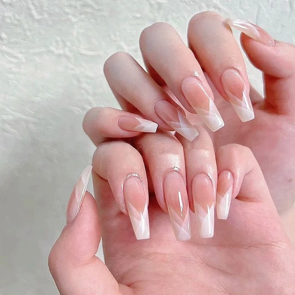 mẫu móng tay đẹp nhẹ nhàng 6