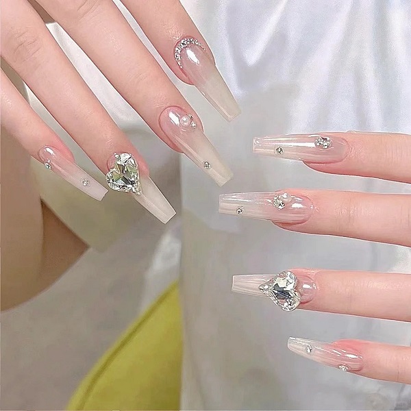 mẫu móng tay đẹp nhẹ nhàng 9