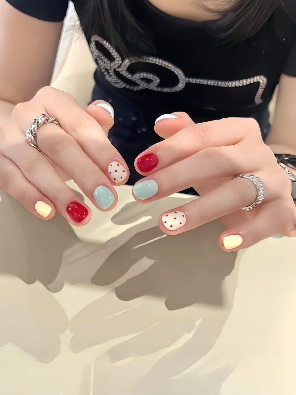 mẫu móng tay ngắn 25