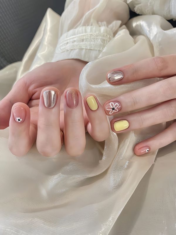 mẫu móng tay ngắn 9