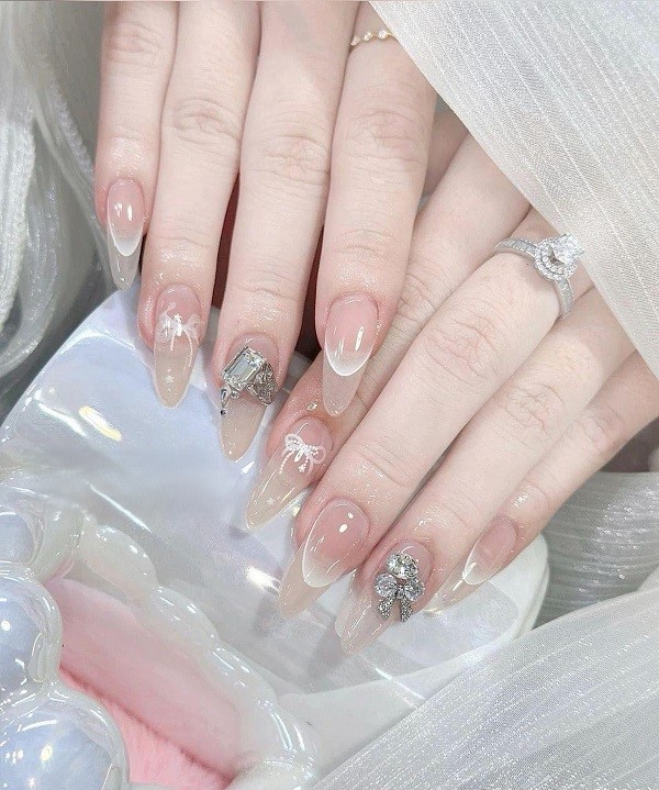 mẫu nail cô dâu đơn giản