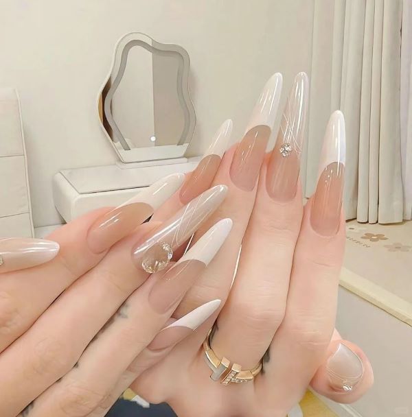 mẫu nail đầu móng trắng đẹp 11