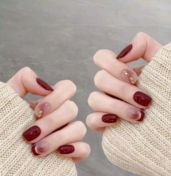 mẫu nail màu đỏ rượu