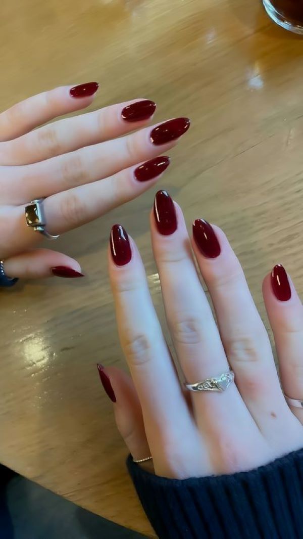 mẫu nail màu đỏ rượu 18