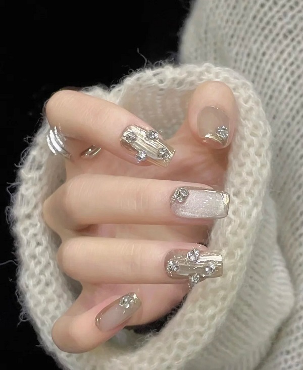 mẫu nail móng ngắn bling