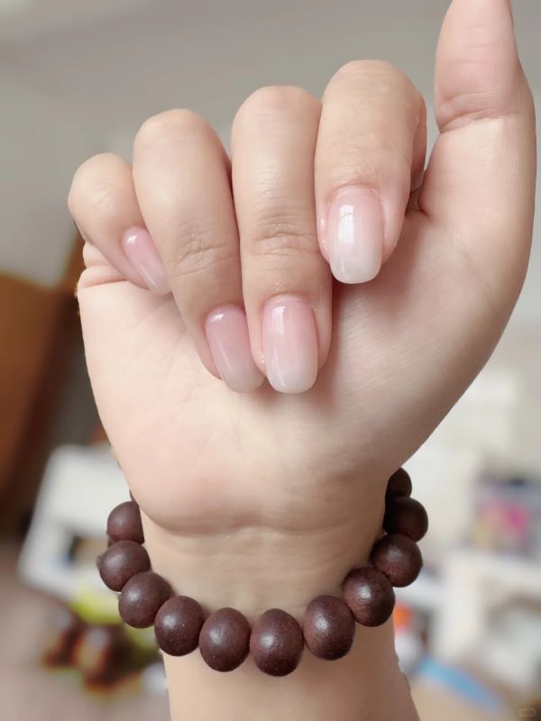 mẫu nail ombre trắng 3