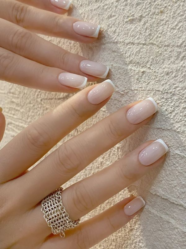mẫu nail ombre trắng 5