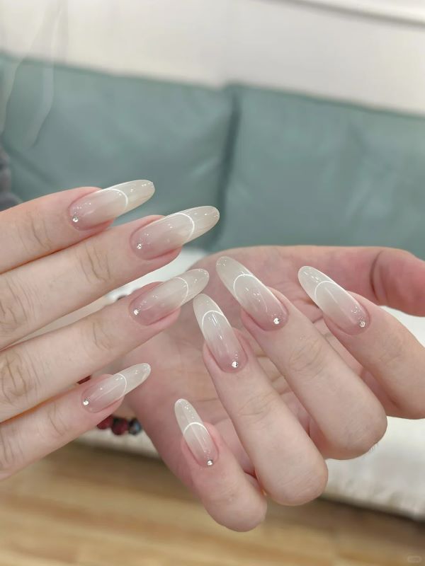 mẫu nail ombre trắng 7
