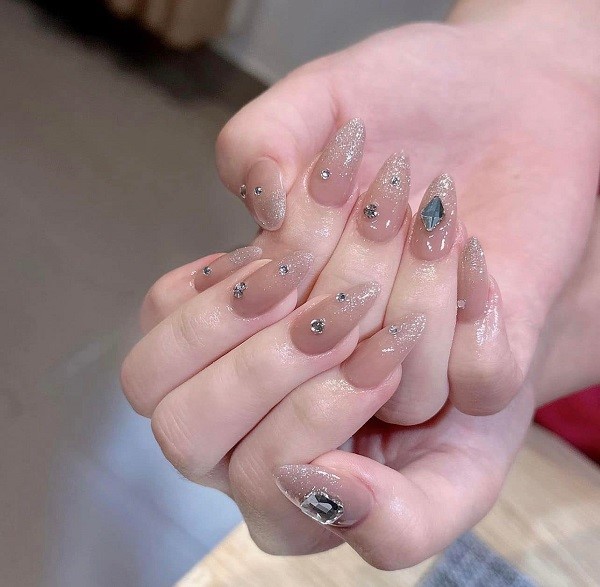 mẫu nail sơn thạch đính đá 20