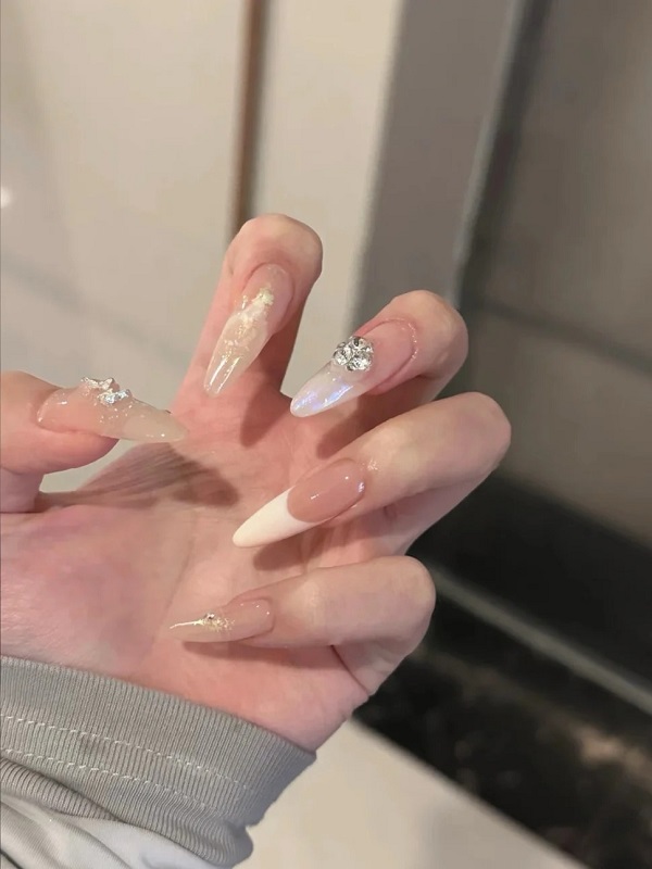mẫu nail sơn thạch đính đá 3