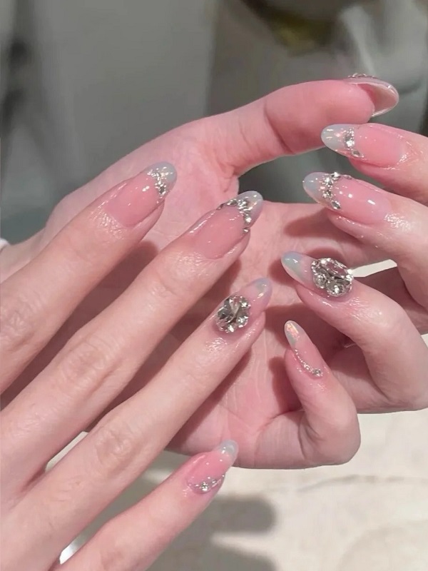 mẫu nail sơn thạch đính đá 4