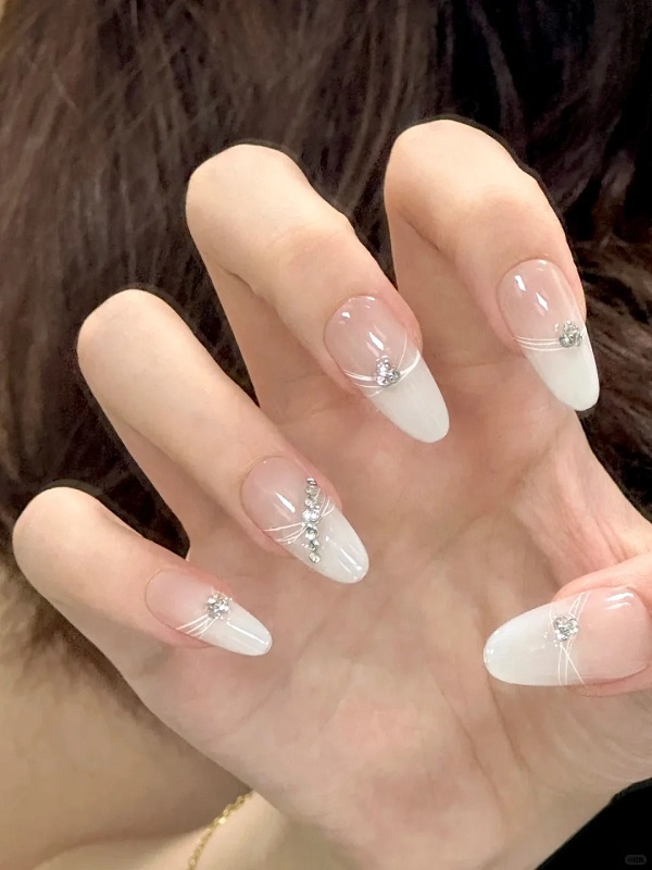 mẫu nail sơn thạch đính đá 8