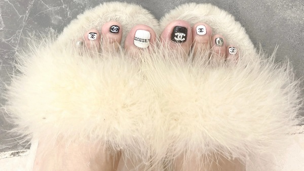 nail chân Chanel 6