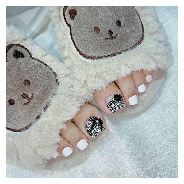 nail chân chanel đính đá