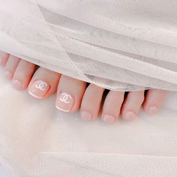 nail chân chanel đỏ