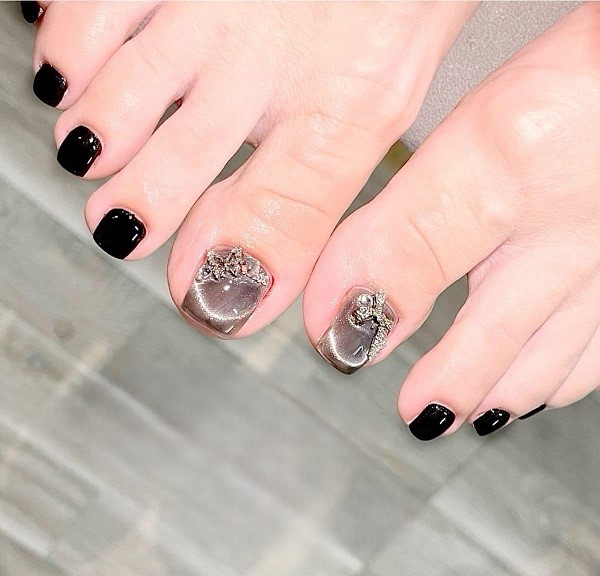 nail chân đen đính đá 27