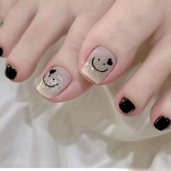 nail chân màu đen 10