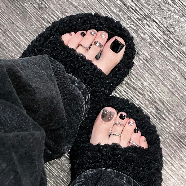 nail chân màu đen 22