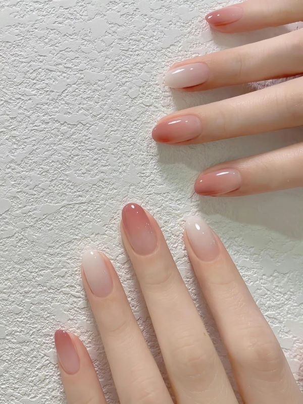 nail ombre hồng 1