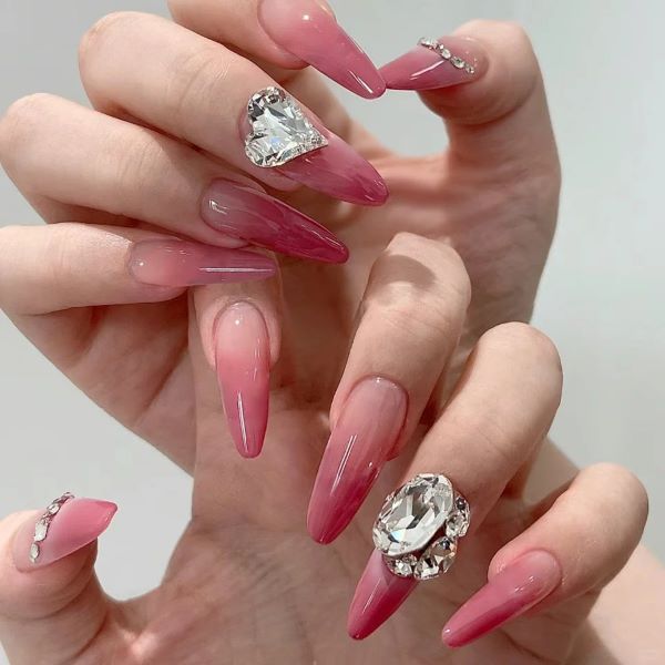 nail ombre hồng 10