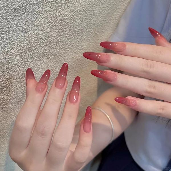 nail ombre hồng 11