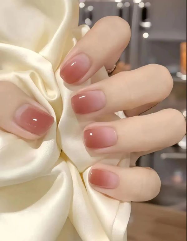 nail ombre hồng 13