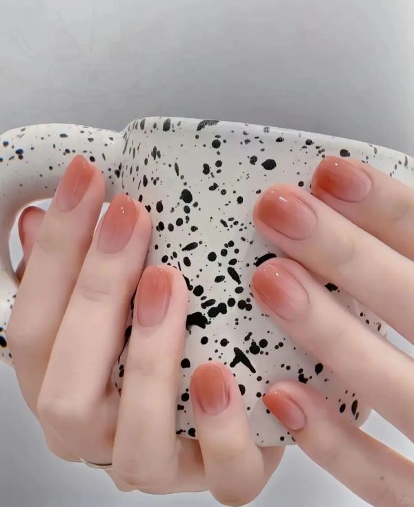 nail ombre hồng 14