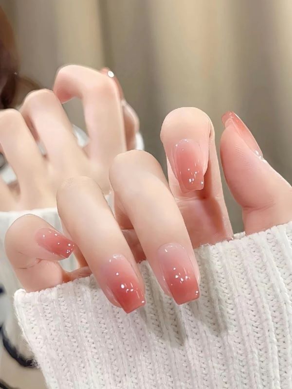 nail ombre hồng 19
