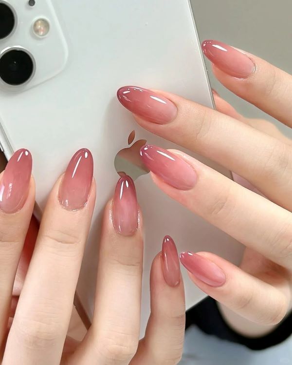 nail ombre hồng 23