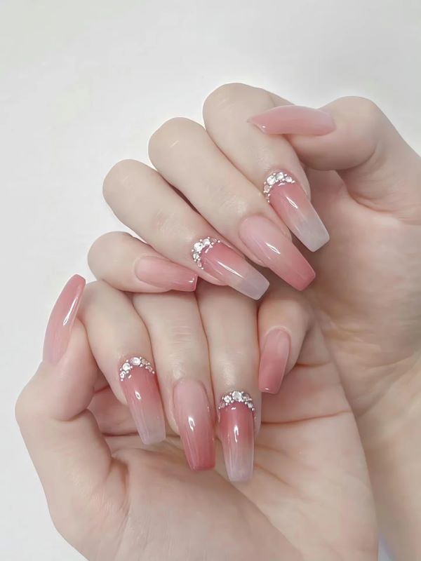 nail ombre hồng 3