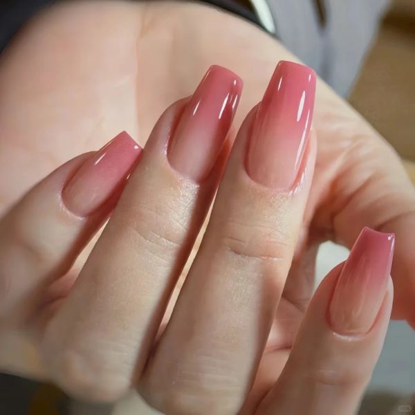 nail ombre hồng 9